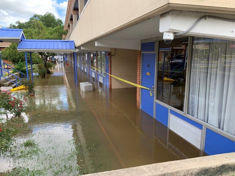 NWK motel flood 080420